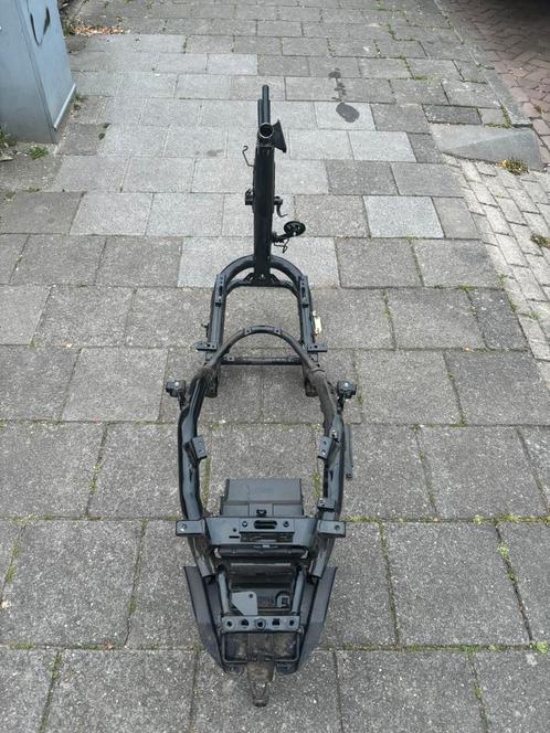 Frame met kenteken Sym Xpro 2023 brom, Fietsen en Brommers, Brommeronderdelen | Scooters, Gebruikt, SYM, Frame, Ophalen