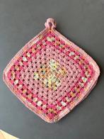 Nieuwe roze granny square pannenlappen 25x25 cm, Huis en Inrichting, Keuken | Textiel, Verzenden, Nieuw, Roze, Overige typen