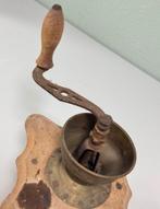 Antieke koffiemolen handmatige koffie molen antiek hout, Antiek en Kunst, Antiek | Keukenbenodigdheden, Ophalen of Verzenden