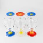 6 vintage glazen met bloemen motief onder op de voet, Glas of Glazen, Ophalen of Verzenden, Nvt, Overige stijlen