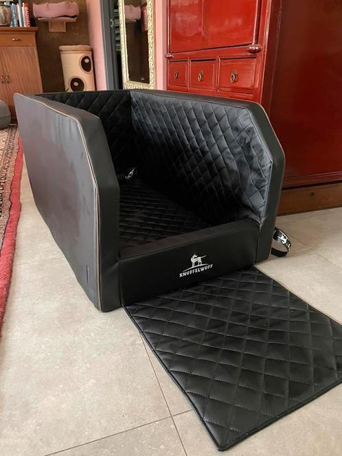 Knuffelwuff Cargo Honden Auto-Transportbox achterbank XL, Dieren en Toebehoren, Hondenbenches, Zo goed als nieuw, Ophalen