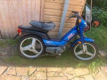 Peugeot fox deluxe brom beschikbaar voor biedingen