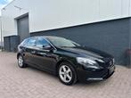 Volvo V40 T3 150PK CRUISE CLIMA CAMERA XENON NWE D-RIEM, Auto's, Volvo, Voorwielaandrijving, 1596 cc, Euro 6, 4 cilinders