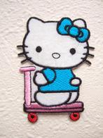 OPRUIMING ~ Strijkapplicatie Hello Kitty gaat steppen ~ 8 cm, -, -, Nieuw, Applicatie