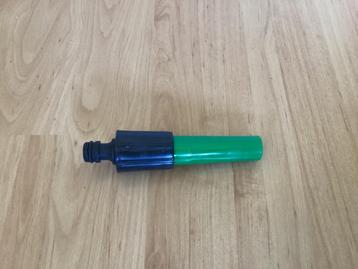 Spuitpistool voor op tuinslang beschikbaar voor biedingen