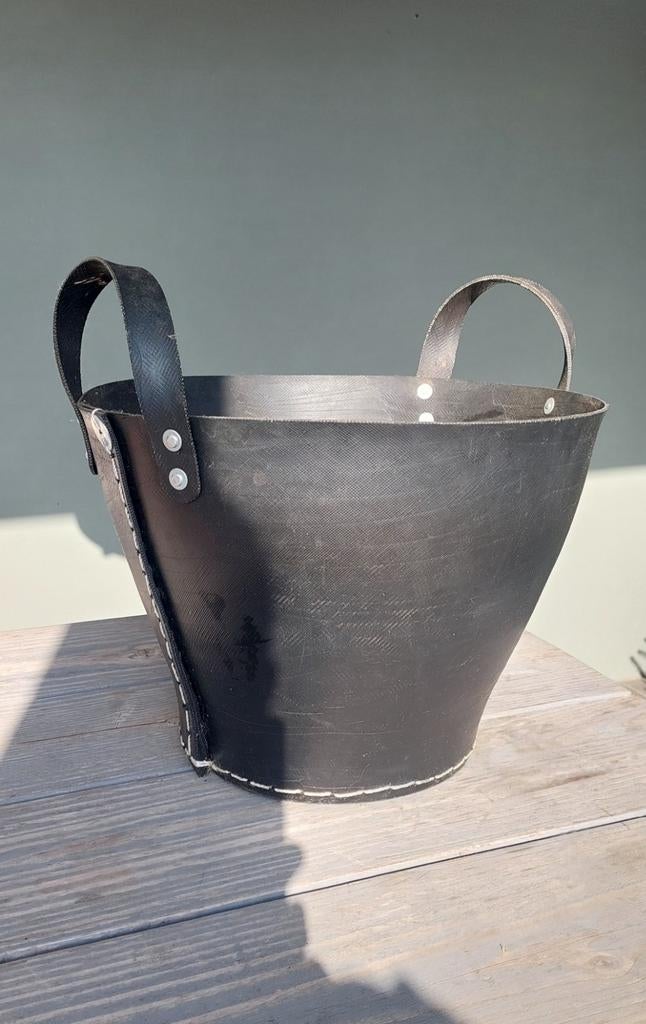 Bloempot / mand van autoband met handvatten, Tuin en Terras, Bloempotten, Ophalen, Overige materialen, Rond, Zo goed als nieuw