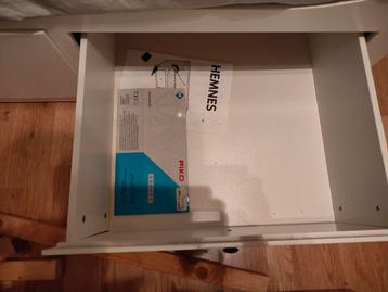 Slaapbank met matras beschikbaar voor biedingen