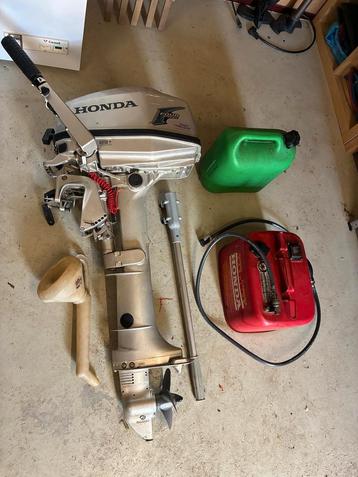 Honda 5pk viertakt met toebehoren beschikbaar voor biedingen