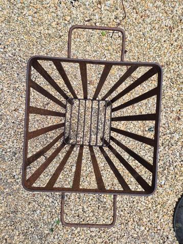 Oerdegelijke gebruikte vuurkorf beschikbaar voor biedingen