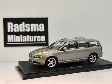 Volvo V70 - Phase 3 - 2008 Metallic Champagne 1:43 Motorart beschikbaar voor biedingen