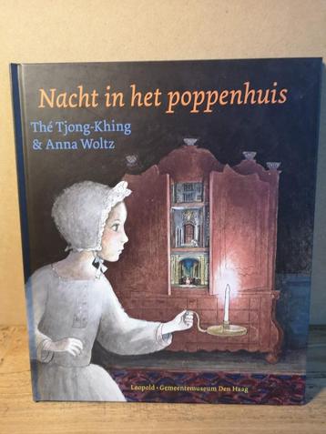 Boek Nacht in het poppenhuis _ Thé Tjon-Khing & Anna Woltz beschikbaar voor biedingen