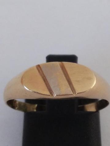 gouden ZEGEL-RING 14 karaat, maat 18 1/4, met ovaal zegel beschikbaar voor biedingen