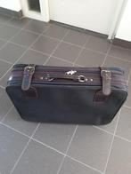 Stevige reiskoffer zonder wielen izgst. 15€, Ophalen, Overige materialen, Gebruikt, 70 cm of meer