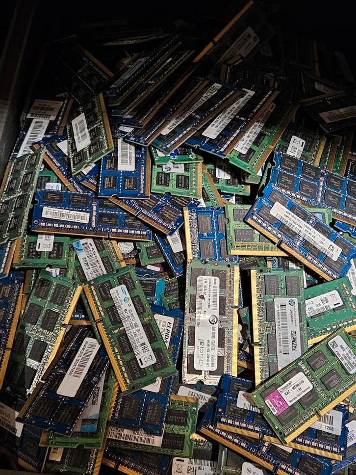 Verschillende merken 4gb 10600s pc3 ddr3 laptop ram geheugen, Computers en Software, RAM geheugen, Gebruikt, Laptop, 4 GB, DDR3