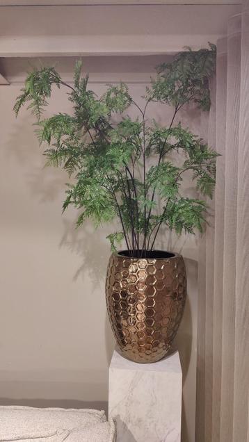 Kunstplant / pot / zuil beschikbaar voor biedingen