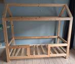 Houten kinderbed in huisvorm, Kinderen en Baby's, Kinderkamer | Bedden, Ophalen, 70 tot 85 cm, Zo goed als nieuw, Lattenbodem