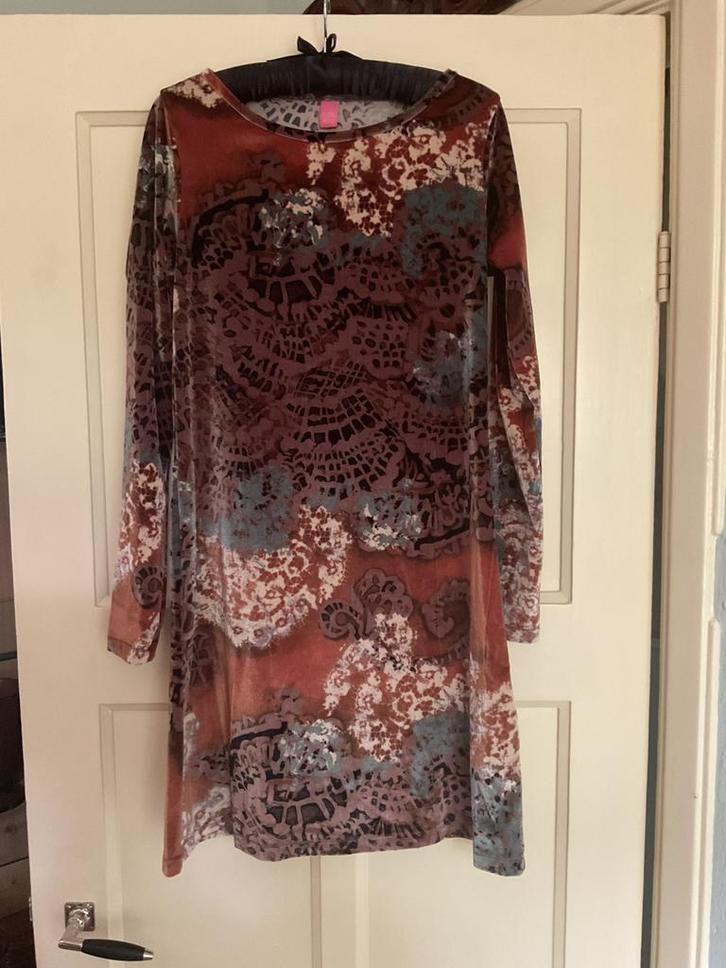 PRACHTIGE KYRA & KO VELOURS JURK IN ORANJETINTEN MT S/M, Kleding | Dames, Jurken, Zo goed als nieuw, Maat 36 (S), Oranje, Onder de knie