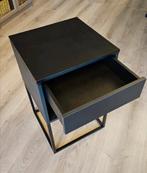 1x Ikea Vikhammer nachtkastje (40cmx39cm), Huis en Inrichting, Slaapkamer | Nachtkastjes, Ophalen, Zo goed als nieuw, Minder dan 45 cm