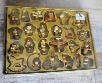 doos vintage gouden houten kersthangers kerstballen figuren beschikbaar voor biedingen