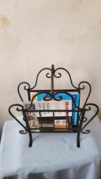 Prachtig smeedijzeren Krantenbak ~ Vintage Lectuurbak, Huis en Inrichting, Woonaccessoires | Krantenbakken en Lectuurbakken, Ophalen