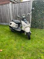 Scooter tekoop, Fietsen en Brommers, Ophalen of Verzenden, Zo goed als nieuw, Benzine, Overige modellen