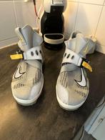 Te koop Nike Air Vapormax Flyknit Wolf Grey mt 45, Kleding | Heren, Schoenen, Ophalen of Verzenden, Zo goed als nieuw, Overige kleuren