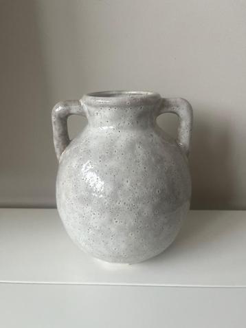 Vaas grijs klein beschikbaar voor biedingen