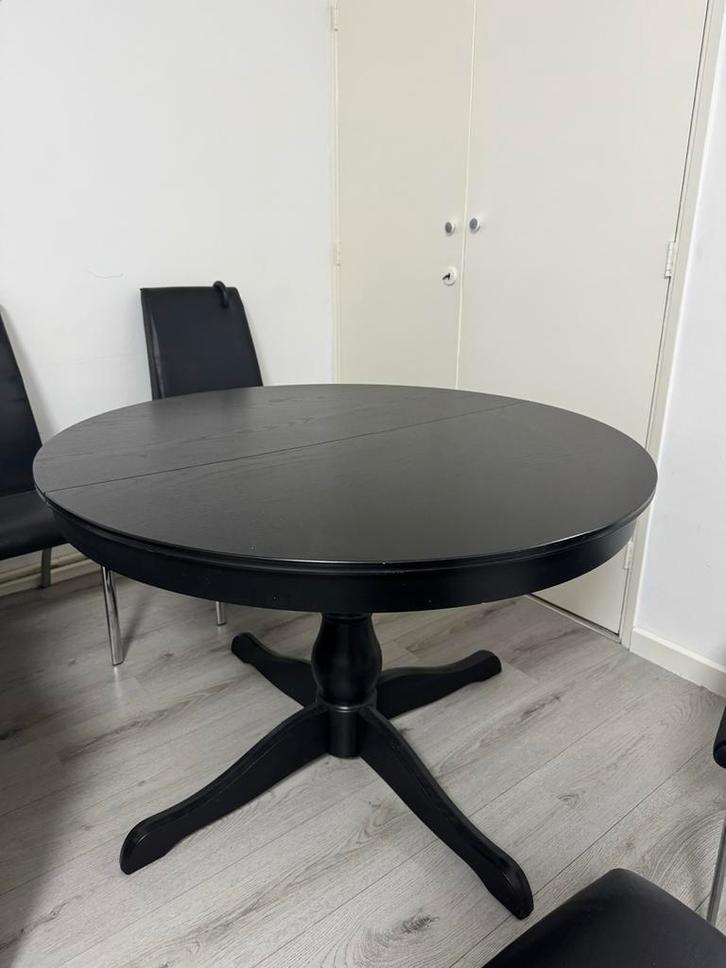 IKEA INGATORP uitschuifbare tafel – zwart – nette staat, Huis en Inrichting, Tafels | Eettafels, Gebruikt, 100 tot 150 cm, Vijf personen of meer