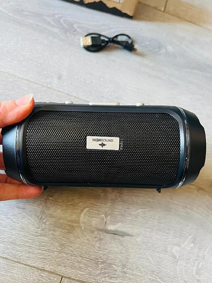 Bluetooth Speaker with FM Radio, Audio, Tv en Foto, Luidsprekers, Zo goed als nieuw, Front, Rear of Stereo speakers, 120 watt of meer