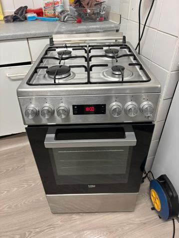 Smalle Fornuis Beko - Zilver - Schoon en Werkt Goed beschikbaar voor biedingen