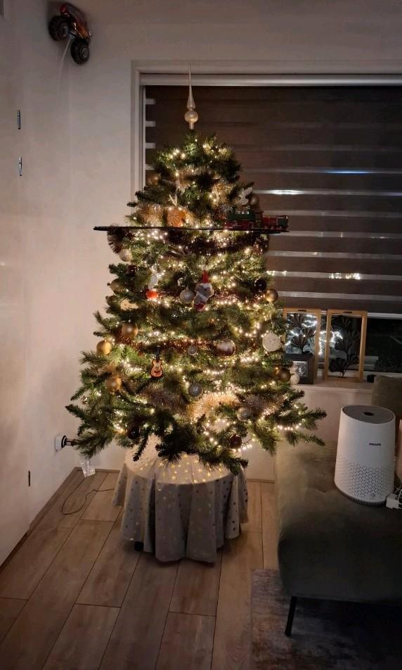 Mooie kunstkerstboom +- 1.80 m inclusief accessoires., Huis en Inrichting, Woonaccessoires | Kunstplanten en Kunstbloemen, Zo goed als nieuw