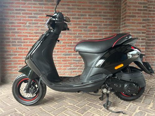 Piaggio Zip Iget 4T 3V euro 4, Fietsen en Brommers, Scooters | Piaggio, Zo goed als nieuw, Zip, Ophalen