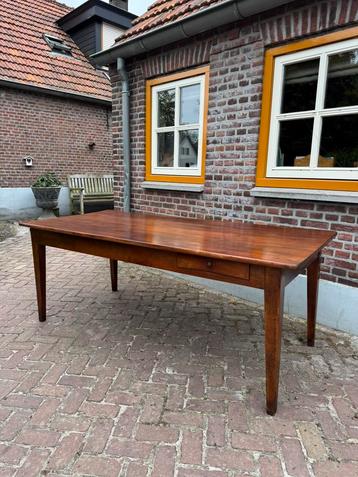 GEZOCHT!! Antieke Franse tafels eettafels salontafels beschikbaar voor biedingen