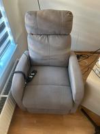 taupe relax- en sta-op stoel, Ophalen, Zo goed als nieuw, 50 tot 75 cm