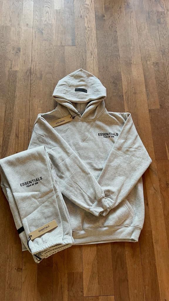 Essentials Fear of God Hoodie + Joggingbroek - Lichtgrijs, Kleding | Heren, Heren-kledingpakketten, Nieuw, Maat 48/50 (M), Ophalen of Verzenden