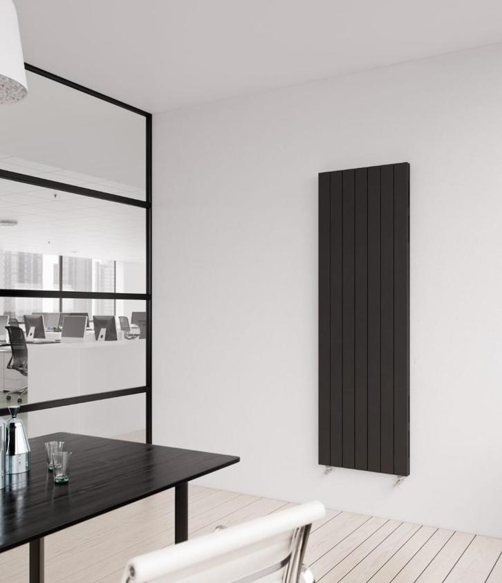 CV paneelradiator zwart, Doe-het-zelf en Verbouw, Verwarming en Radiatoren, Nieuw, Radiator, 800 watt of meer, 80 cm of meer, Minder dan 60 cm