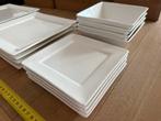 Bordenset, modern, vierkant, wit porselein, 16-delig., Huis en Inrichting, Keuken | Servies, Ophalen, Zo goed als nieuw, Bord(en)