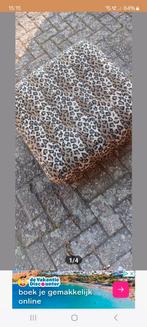 Panter hocker/poef, Huis en Inrichting, Banken | Voetenbanken en Poefen, Ophalen, Zo goed als nieuw, Vierkant