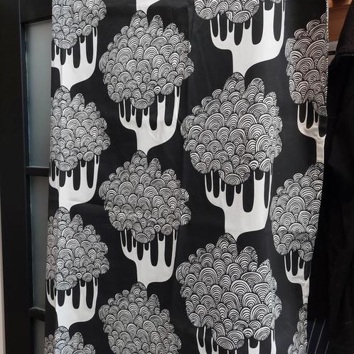 Ikea gordijnen met ogen, 2 stuks 1,40 breed en 1,80 lang, Huis en Inrichting, Stoffering | Gordijnen en Lamellen, Gebruikt, Ophalen of Verzenden