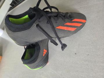 Voetbalschoenen Adidas  beschikbaar voor biedingen