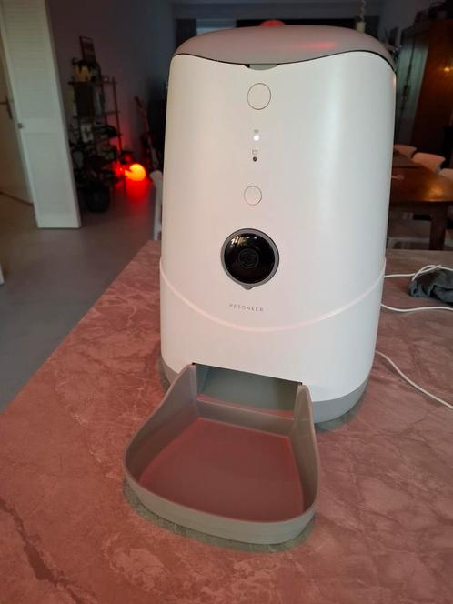 Petoneer Nutri Vision - Smart Pet Feeder with Camera, Dieren en Toebehoren, Kattenvoerbakken en Drinkbakken, Gebruikt, Automatisch