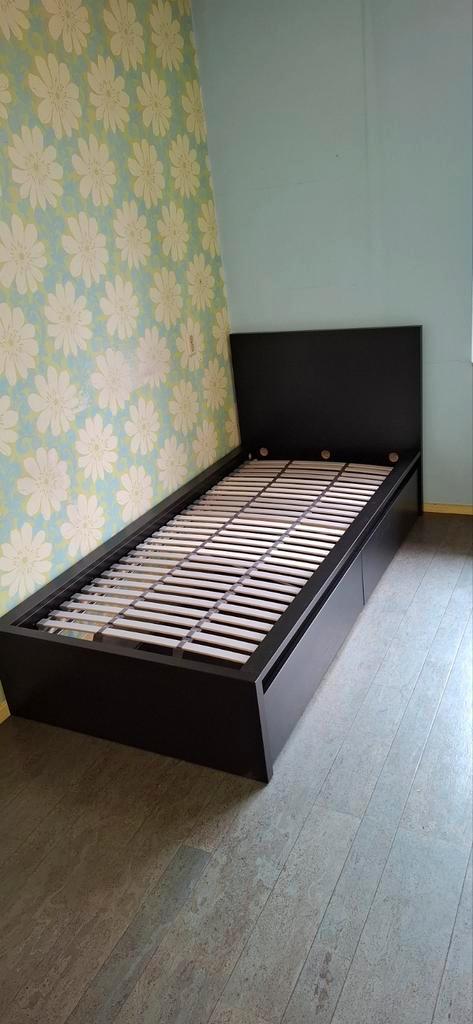 Nieuw Ikea Bed icl. Lattenbodem en lades, Huis en Inrichting, Slaapkamer | Bedden, Zo goed als nieuw, Eenpersoons, 90 cm, 200 cm