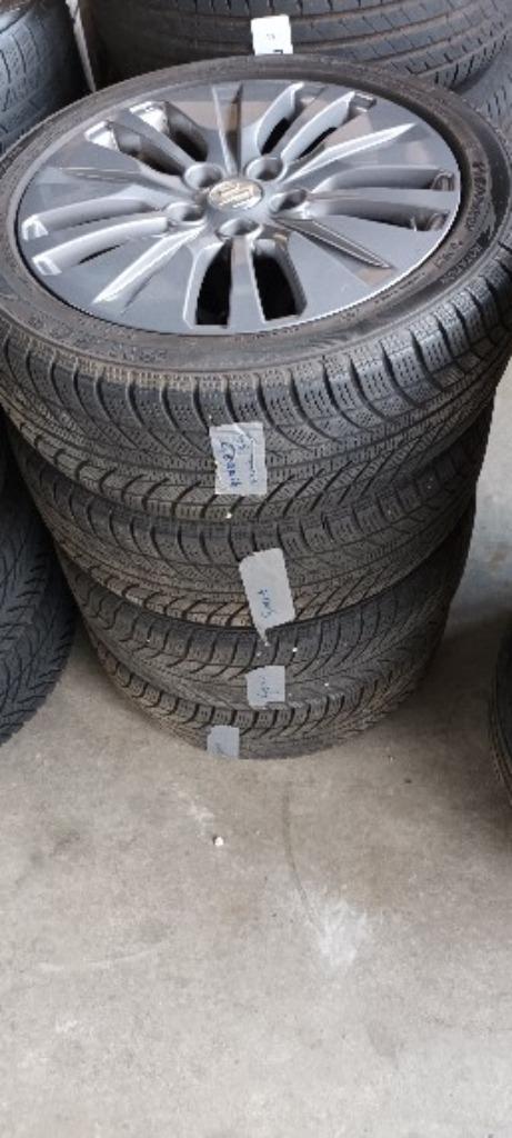 205-50-17 winterbanden op originele velgen SX4 S cross, Auto-onderdelen, Banden en Velgen, Banden en Velgen, Winterbanden, 17 inch