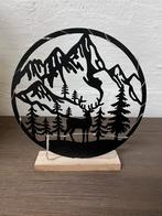 Metalen berglandschap met rendier en LED, Nieuw, Ophalen of Verzenden, Nvt, Nvt