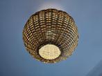 Vintage rotan lamp, Huis en Inrichting, Lampen | Lampenkappen, Gebruikt, 25 tot 50 cm, Boho, Rond