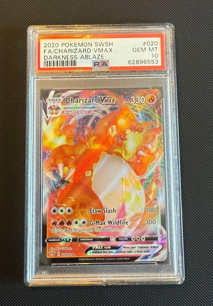 PSA 10 - Charizard Vmax - Darkness Ablaze - #020, Hobby en Vrije tijd, Verzamelkaartspellen | Pokémon, Zo goed als nieuw, Losse kaart