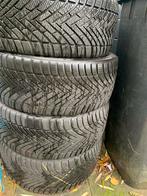 Pirelli Winterbanden 235/45 R18 - Gebruikt, Auto-onderdelen, Banden en Velgen, Ophalen, 18 inch, Gebruikt, Winterbanden