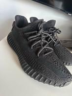 Adidas Yeezy 350 Onyx Maat 44 - ZGAN, Kleding | Heren, Schoenen, Ophalen of Verzenden, Zo goed als nieuw, Zwart, Sneakers of Gympen