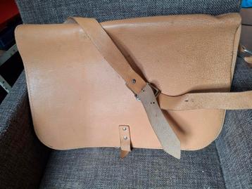 Vintage leren schoudertas beschikbaar voor biedingen