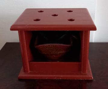 Antiek vintage voetenstoofje incl. aardewerk kooltjesbakje beschikbaar voor biedingen